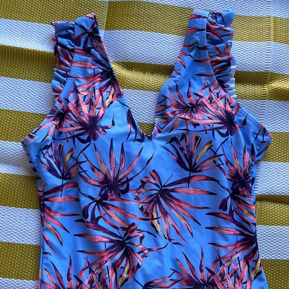 Jessica Simpson Women's One Piece Swimsuit Bathing Suit - Picture 2 of 8